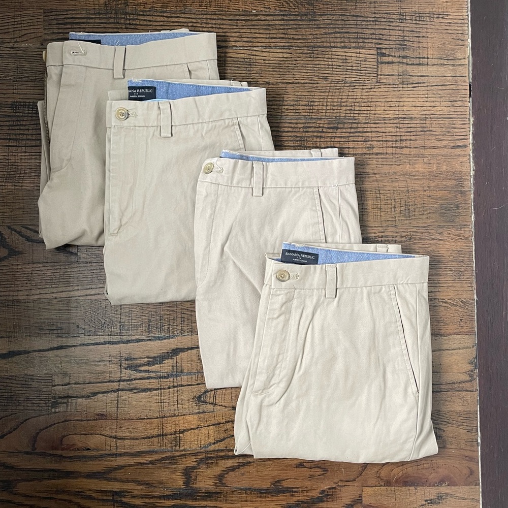 Bundle of 4 pairs of Banana Republic Khaki Pants